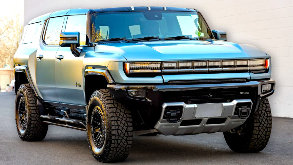 Цей Hummer EV втратив 45 тисяч доларів вартості, так і не виїхавши з автосалону
