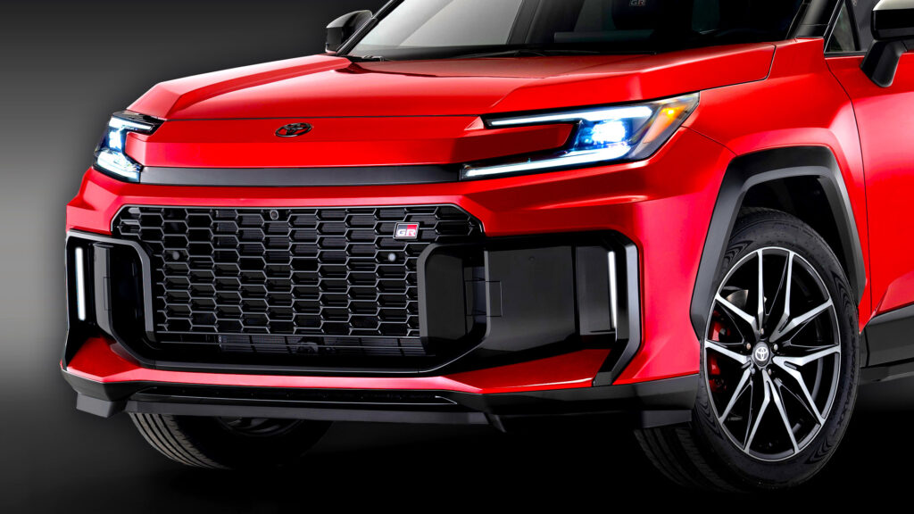 Оновлений RAV4 GR Sport перевершує за потужністю модель GR Corolla