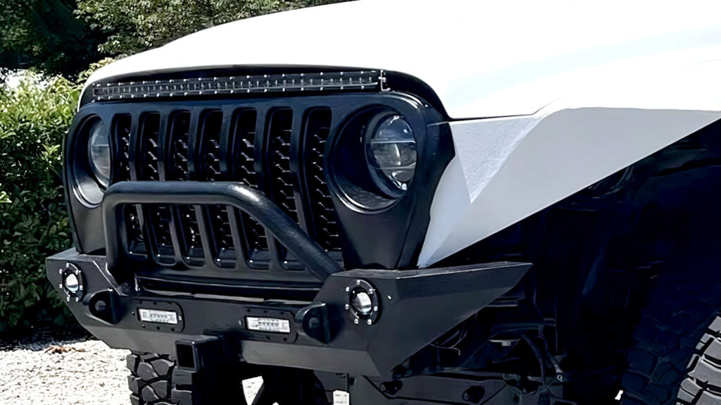 Він розібрав вантажівку на частини й створив те, на що Jeep не наважився