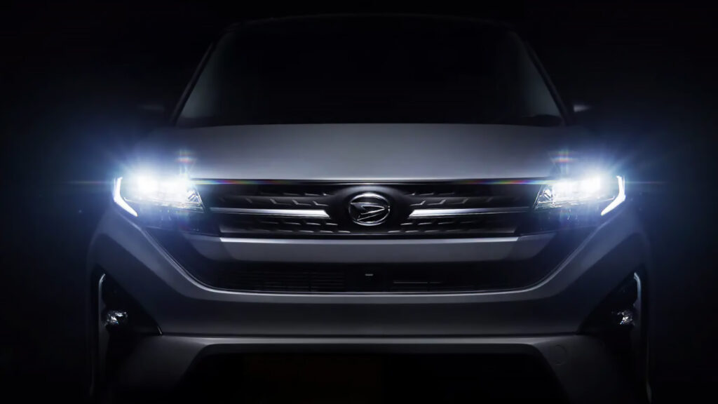 Ця крихітна Daihatsu була затримана через скандал, але тепер нарешті рухається вперед