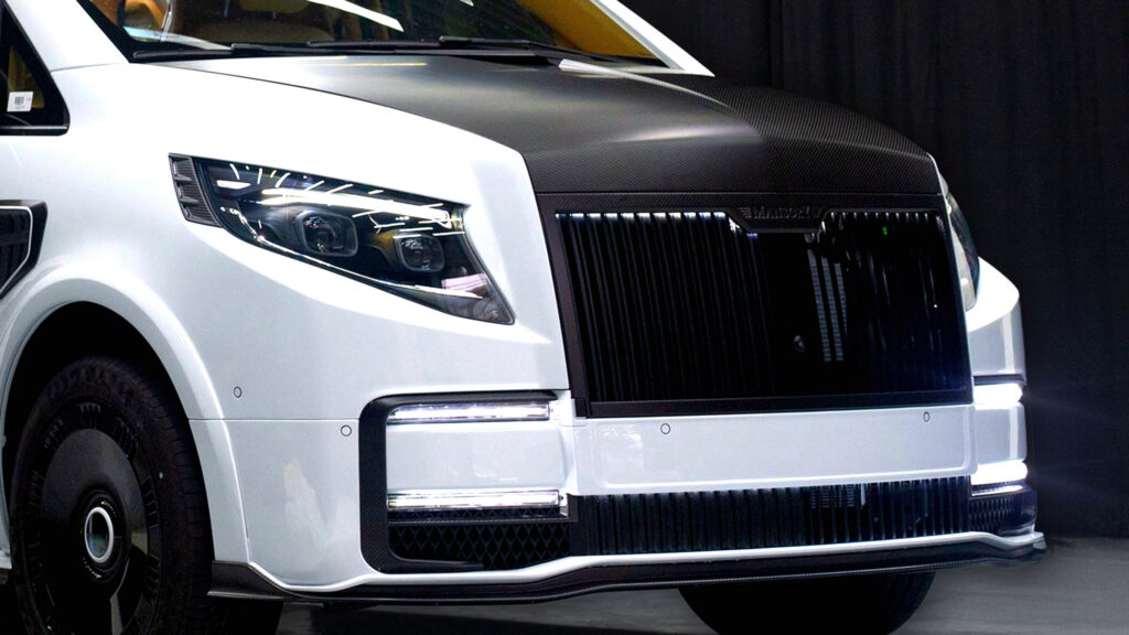 Мансорі створив фургон на базі Rolls-Royce для широкого загалу