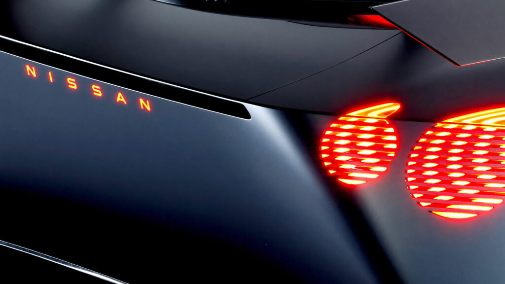 Nissan скорочує 20 тисяч працівників, коли колишній гендиректор попереджає про можливий крах компанії