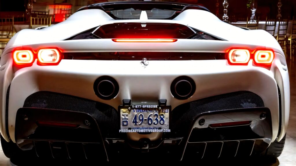 Вартість майже неїздженої Ferrari SF90 впала до неймовірно низького рівня