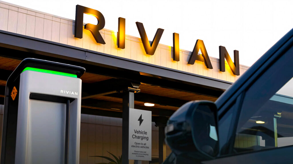 Rivian знижує план поставок на 2025 рік на 13%, але приховані запаси можуть виправити ситуацію