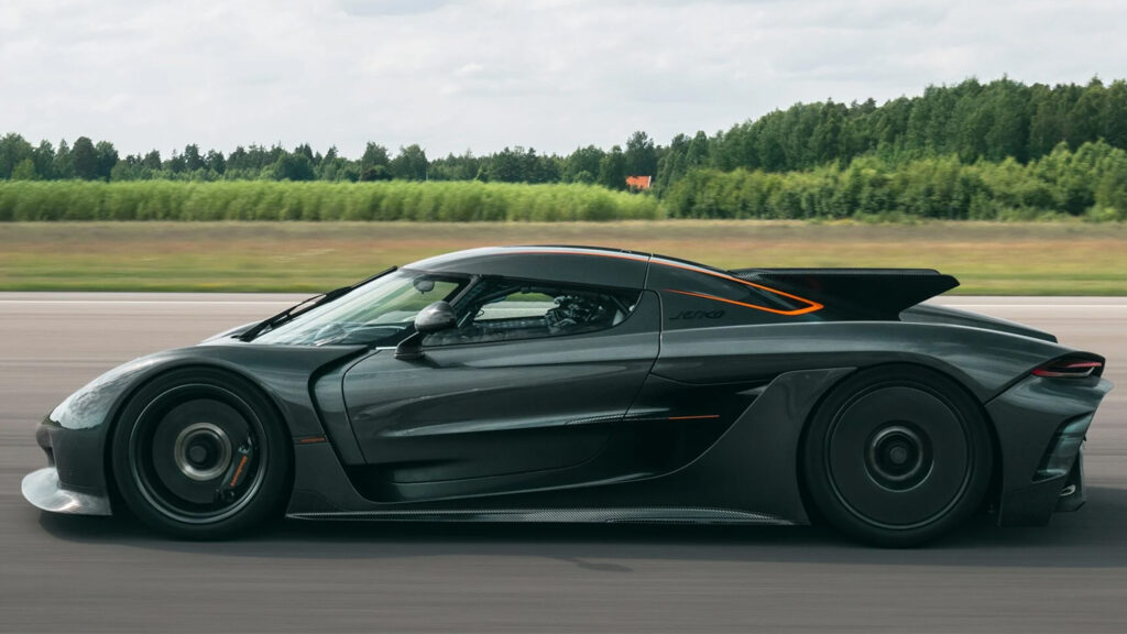 Koenigsegg Jesko Absolut встановлює нові рекорди швидкості з легкістю
