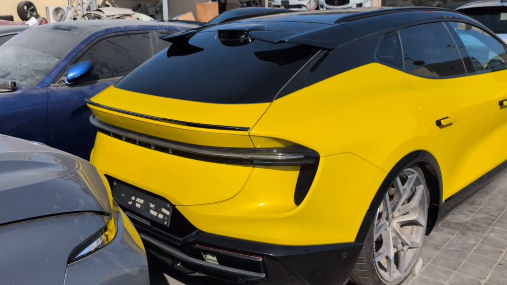 Тут знаходяться останні притулки для суперкарів та ексклюзивних авто