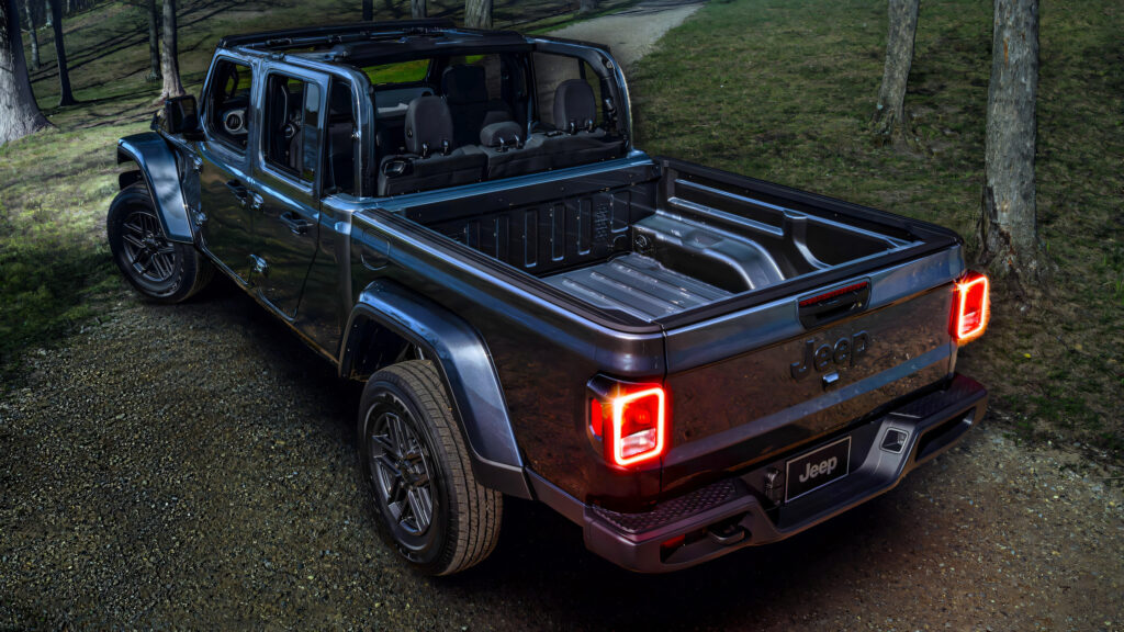 Jeep Gladiator отримав нову таємничу версію