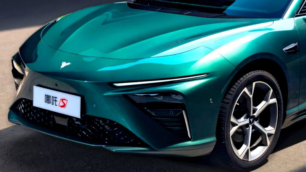 Toyota може придбати китайського виробника електромобілів, який зазнає труднощів