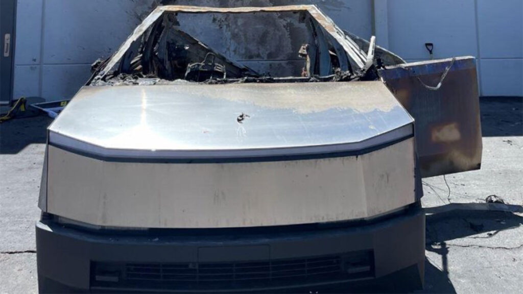 Замаскований зловмисник із картою Tesla затриманий після підпалу Cybertruck