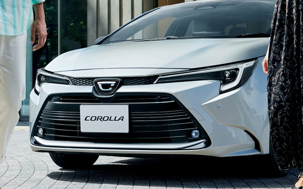 Тойота припинила виробництво бензинових Corolla для японського ринку