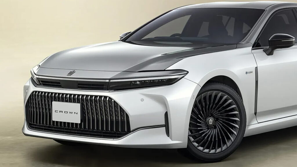 Ювілейна версія Toyota Crown Sedan до 70-річчя нагадує японський Maybach