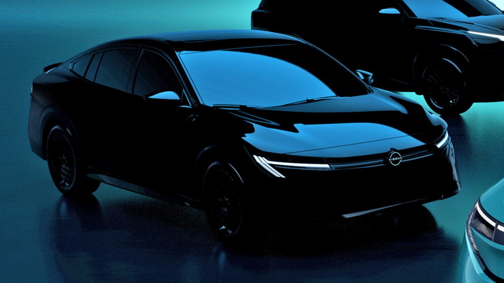 Тизер Nissan Sentra