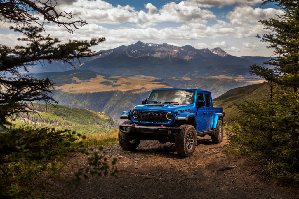 2025 Jeep Gladiator interior