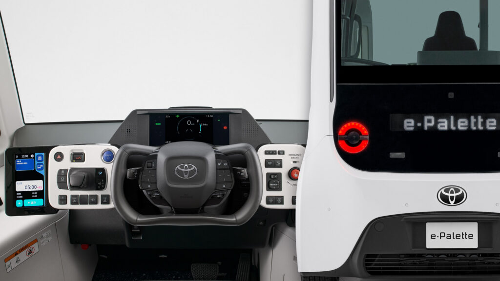 Найдорожчий автомобіль Toyota коштує більше ніж позашляховик Century і може вмістити сімнадцять осіб