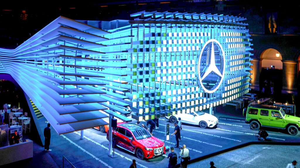 Mercedes готує масштабну атаку з 40 автомобілів, що кардинально змінить майбутнє бренду