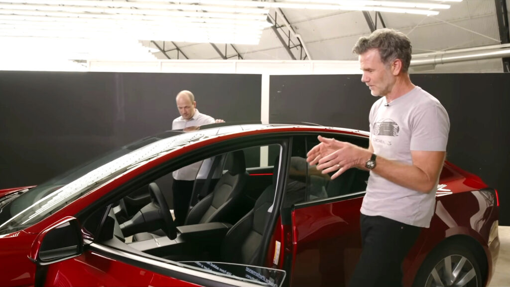Кілька дітей, замкнених усередині, змусили Tesla внести цю зміну