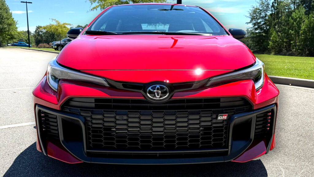 Чоловік придбав новий GR Corolla, проїздив місяць і позбувся його з великими збитками