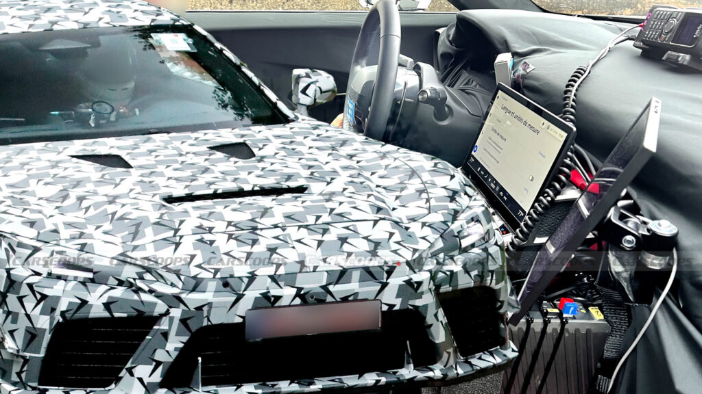 Новий суперкар Lexus відкриває перед нами найдетальніший огляд інтер’єру
