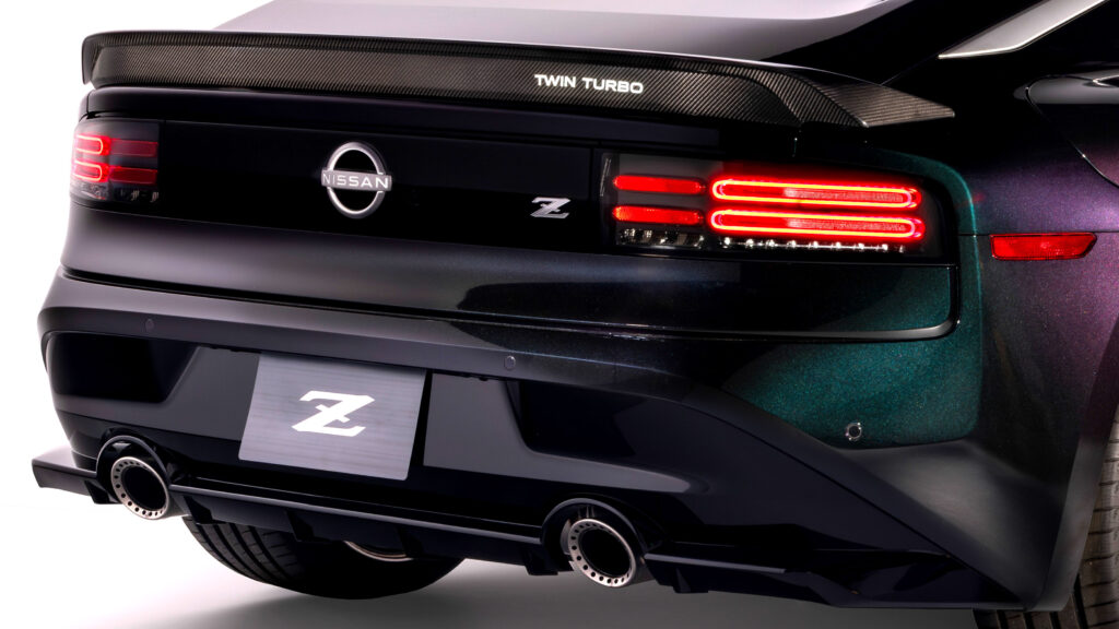 Спеціальна версія Nissan Z Heritage розкалашить шанувальників 300ZX ностальгією