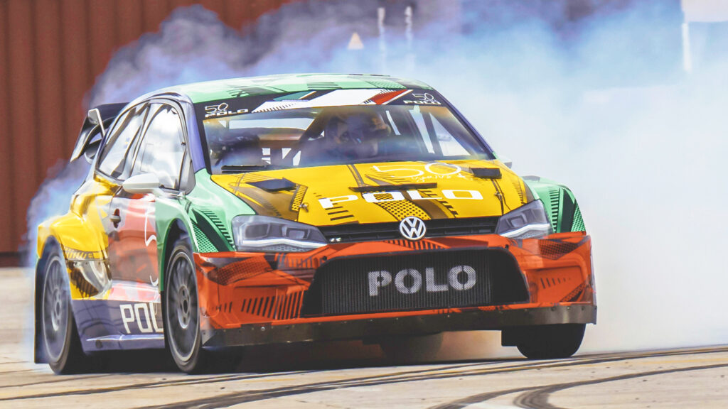 Volkswagen Polo попрощається з ринком з ефектним димовим шоу