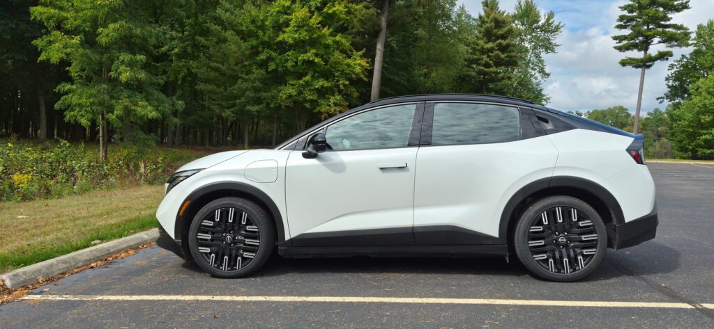  Nissan’s $29,990 Leaf Costs Less But Feels Like So Much More: Review