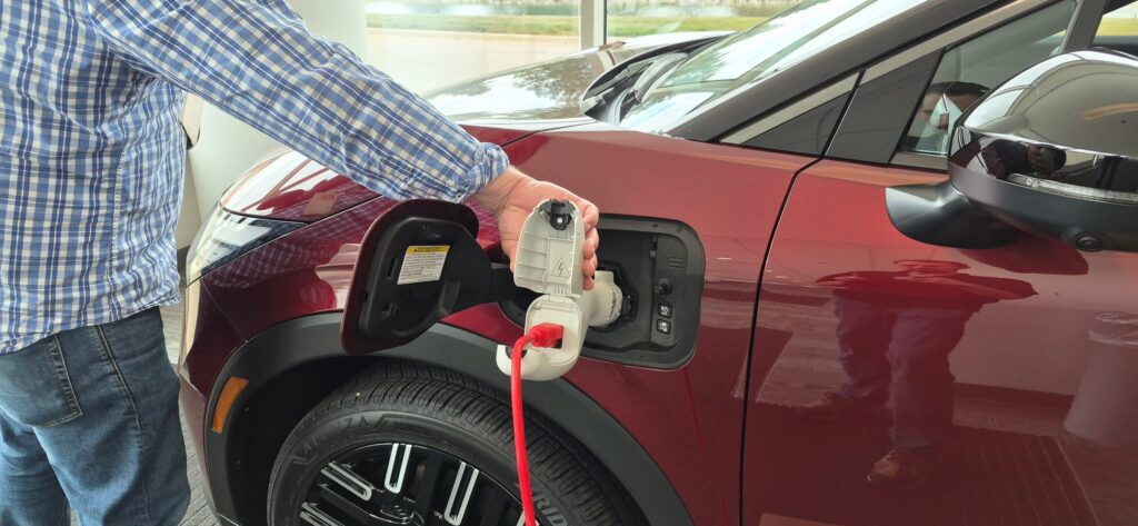  Nissan’s $29,990 Leaf Costs Less But Feels Like So Much More: Review