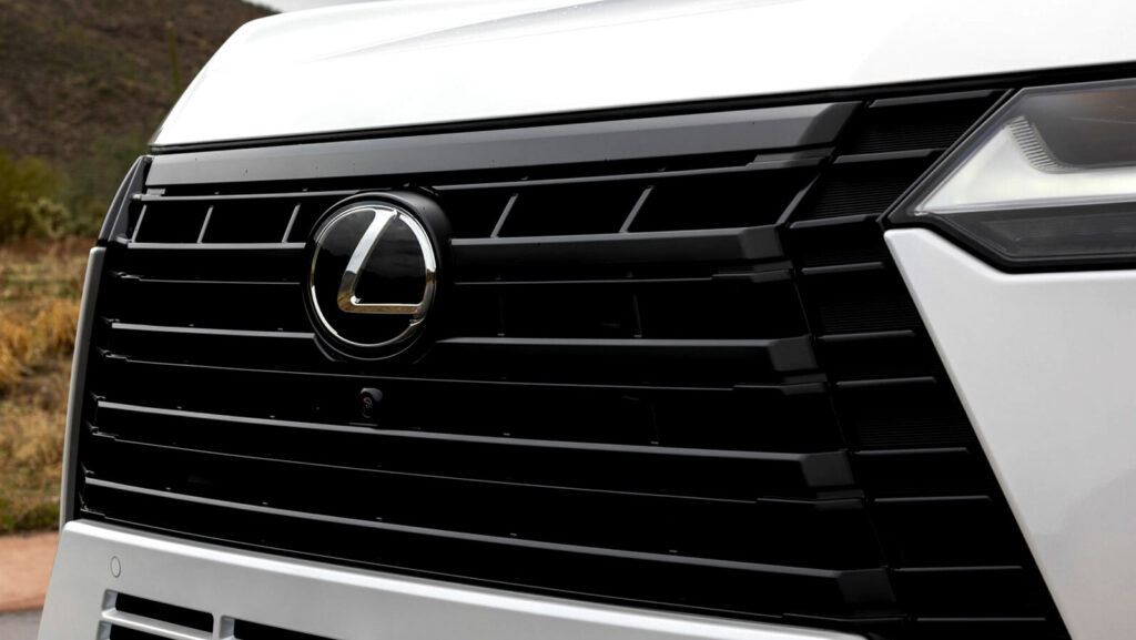 Lexus без попередження підвищив вартість моделі GX без внесення будь-яких змін