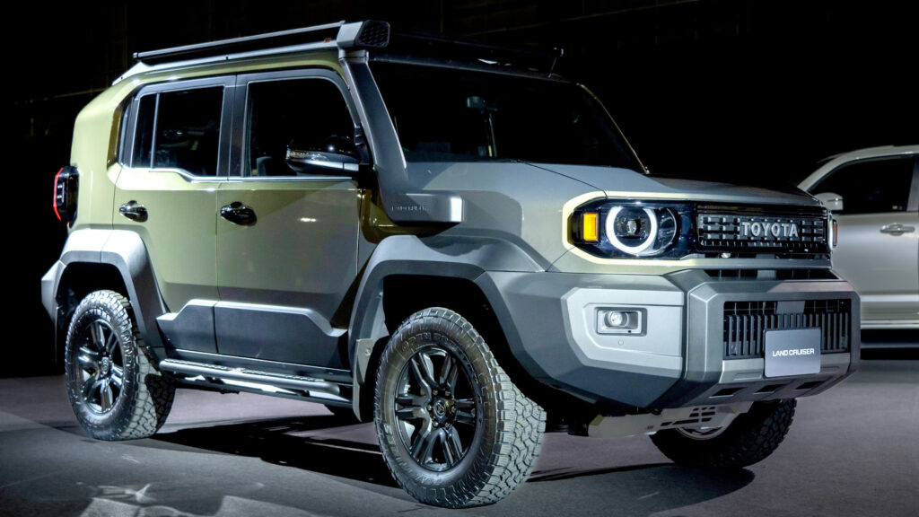 Новий Land Cruiser FJ від Toyota має настільки ретро-дизайн, що може захопити ваше серце