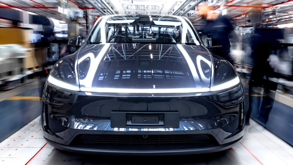 13 тисяч електромобілів Tesla можуть раптово зупинитися через проблеми з живленням