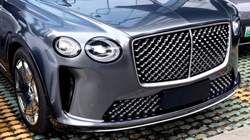 Пам’ятаєте копію Rolls-Royce від Dreame? Тепер у неї з’явився брат-близнюк від Bentley