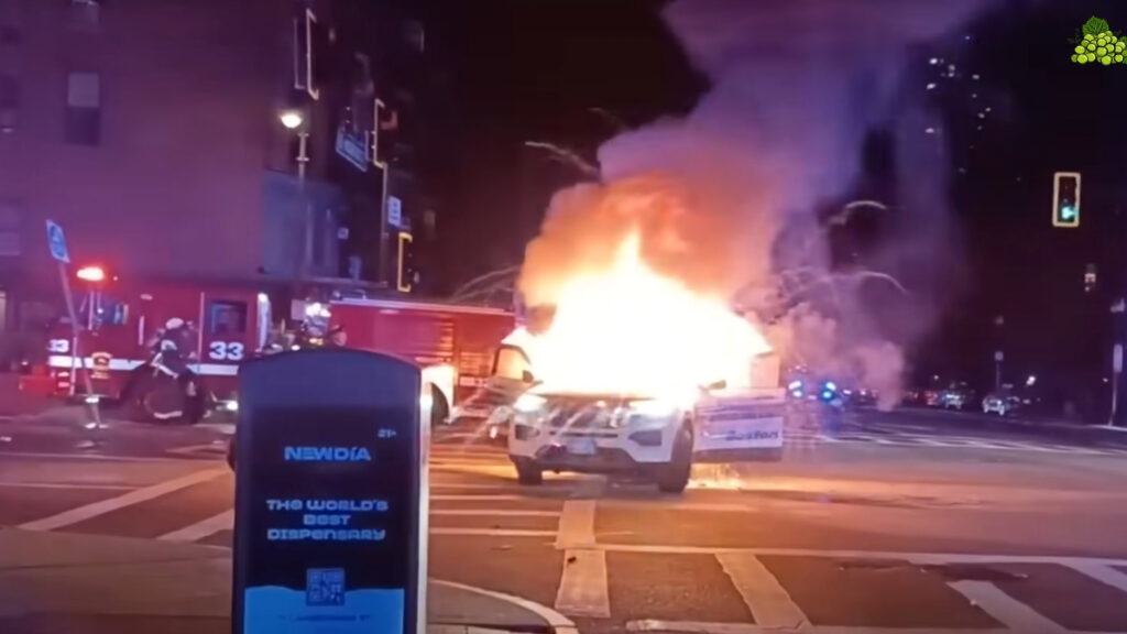 Після нападу сотні осіб на поліцейський автомобіль, цей штат повернув контроль над своїми вулицями