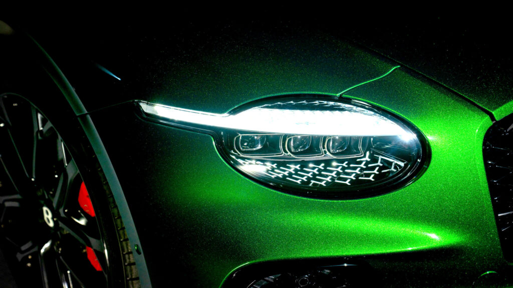 Ці унікальні моделі Bentley вшановують місто, де народився Porsche