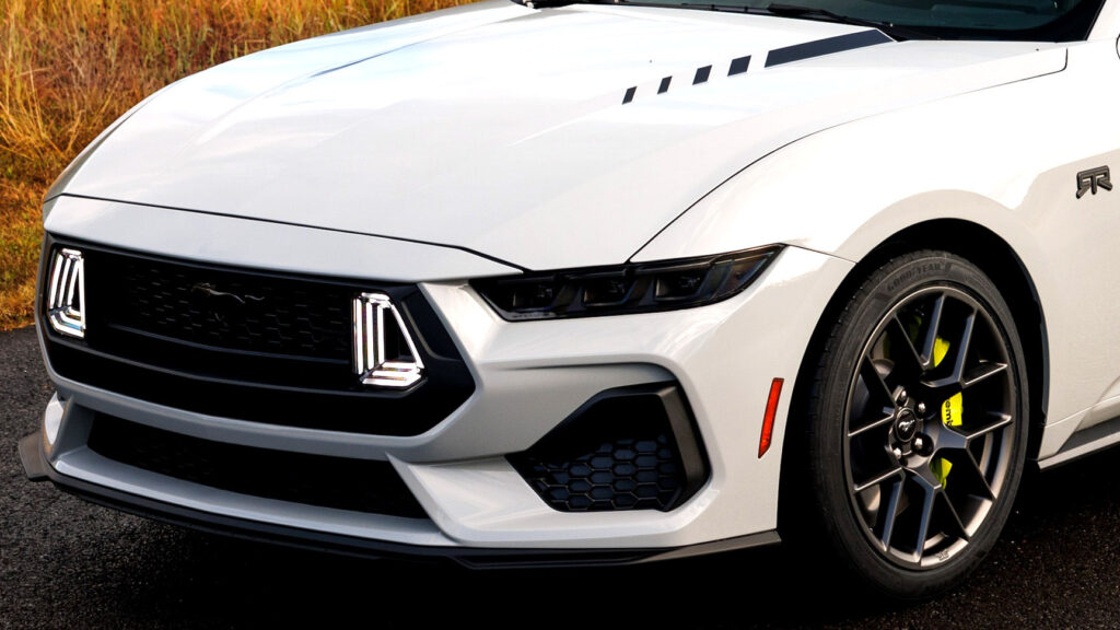 Новий автомобіль Ford Mustang, створений спеціально для того, щоб викликати обурення у прихильників V8
