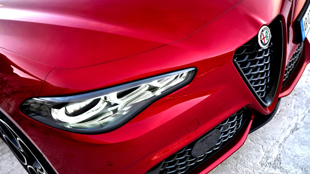 Ми мали отримати нові Giulia та Stelvio, проте Alfa Romeo має інші наміри