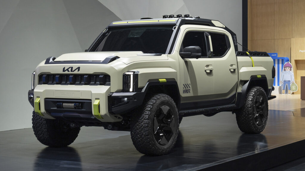 Хтось у Kia використав AI для демонстрації Tasman. Що могло піти не так?