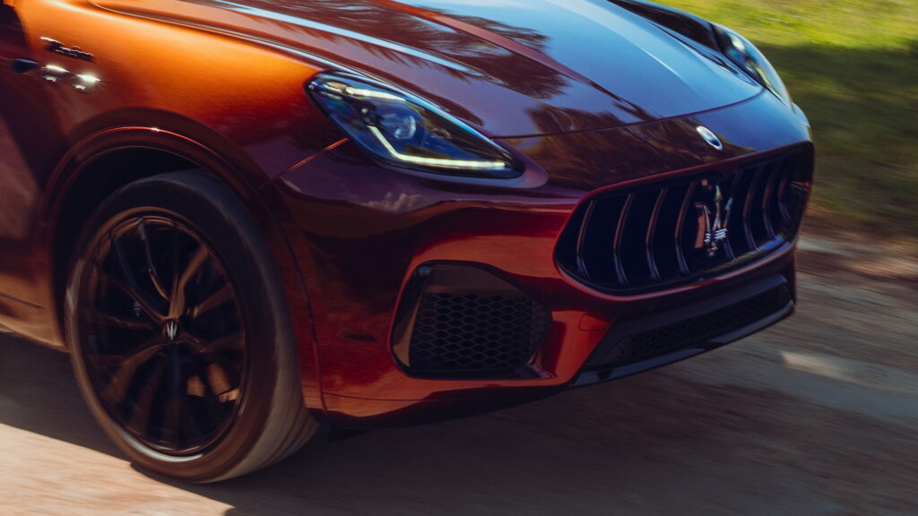 Maserati не може реалізувати модель Grecale масово, тому пропонує її приватним клієнтам індивідуально