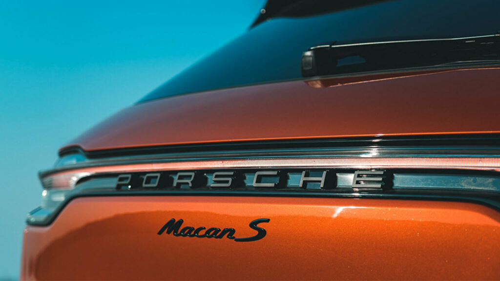 Прибутки Porsche різко падають через майбутнє припинення виробництва трьох моделей з ДВЗ