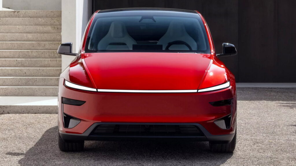 Tesla Model Y лідирує в європейських продажах на тлі зростаючої конкуренції з боку китайських виробників