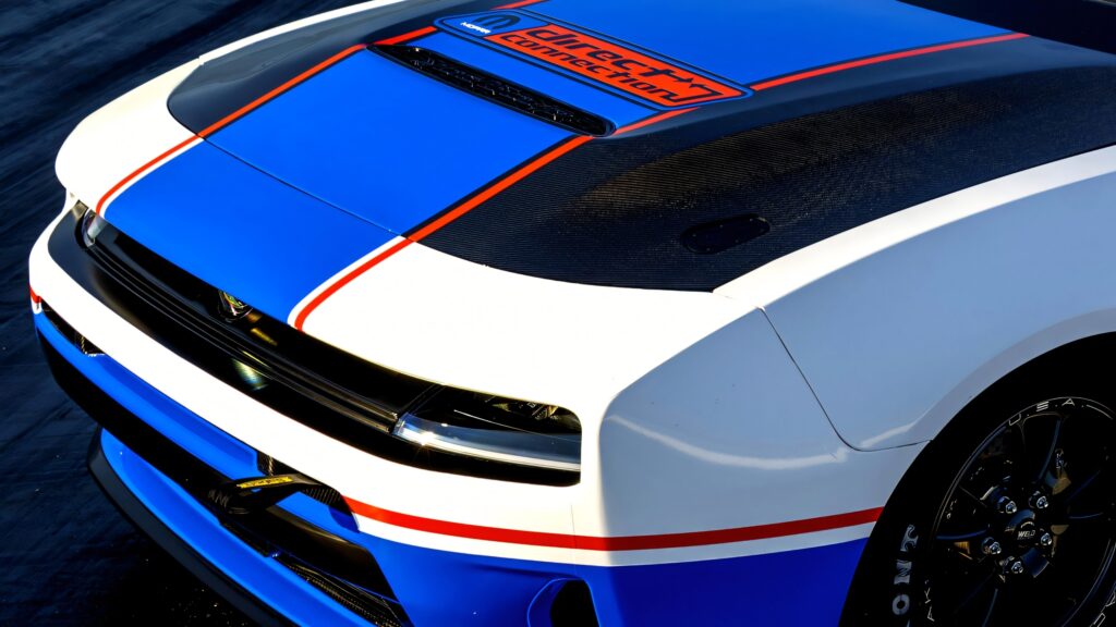 Dodge Charger отримує двигун Hemi V8, проте його неможливо використовувати для дороги