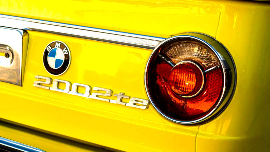 Цей класичний купе BMW отримав електричний двигун від Tesla замість оригінального