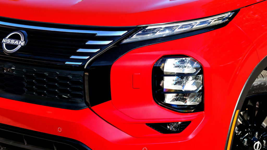 Новий гібридний Nissan Rogue з підзарядкою насправді не є продуктом Nissan