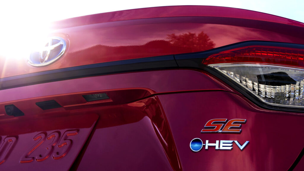 Toyona інвестує майже мільярд доларів у виробництво гібридних Corolla в США