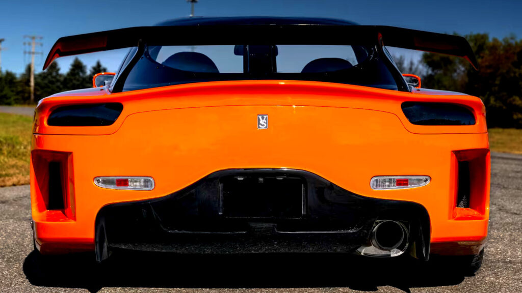 Втіліть свої мрії про Токійський дрифт за кермом цього Mazda RX-7 від VeilSide