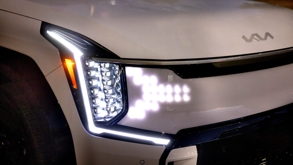 Навіщо податковий кредит у $7500, якщо Kia знижує ціни на електромобілі на $10 000