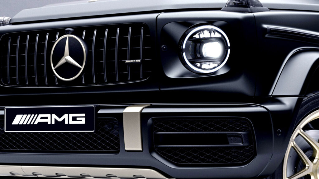 Невідповідальний водій без прав повністю знищив орендований позашляховик, розірвавши кузов від шасі