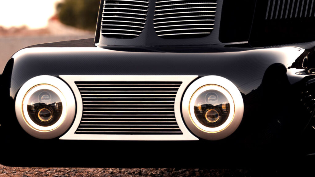 Цей карбоновий родстер вшановує стиль Ford 1930-х років