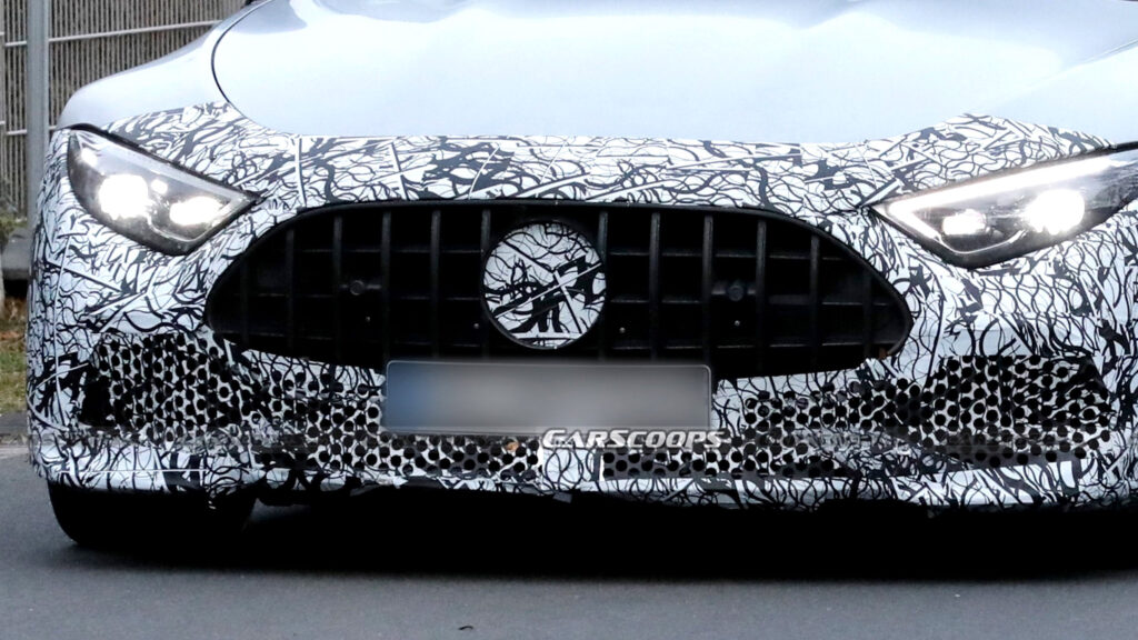 Мерседес-АМГ SL 2027 року вважає, що більша решітка радіатора – це рішення