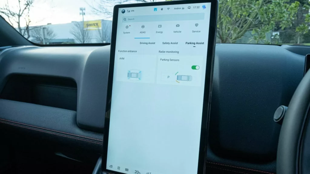 BYD відмовляється від своєї дивної обертової дисплейної системи