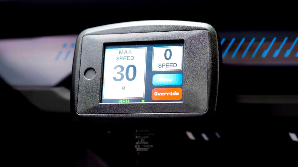 Нью-Йорк бореться з рецидивними порушниками швидкісного режиму за допомогою спеціального пристрою