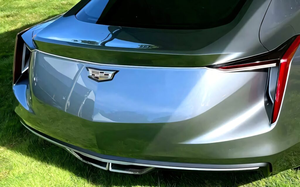 General Motors може приготувати ще один сюрприз із заднім приводом